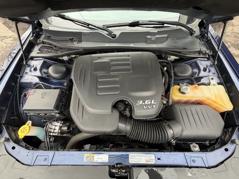 Used 2014 Dodge Challenger SXT RWD image 34