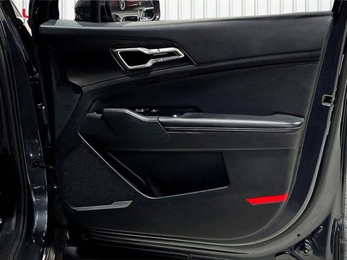 Used 2023 Kia Sportage EX image 27