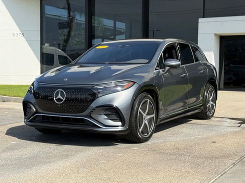 Used 2023 Mercedes-Benz EQS 580 4MATIC SUV image 2