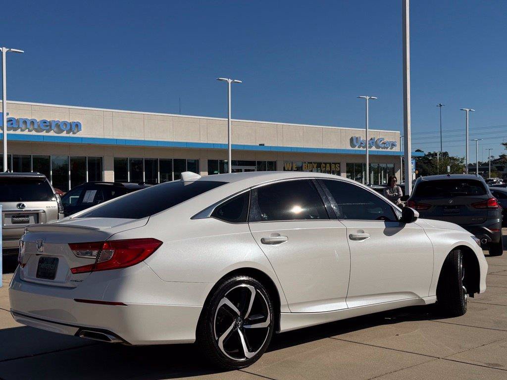 Used 2018 Honda Accord Sport image 4