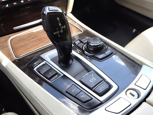 Used 2013 BMW 750Li RWD image 33