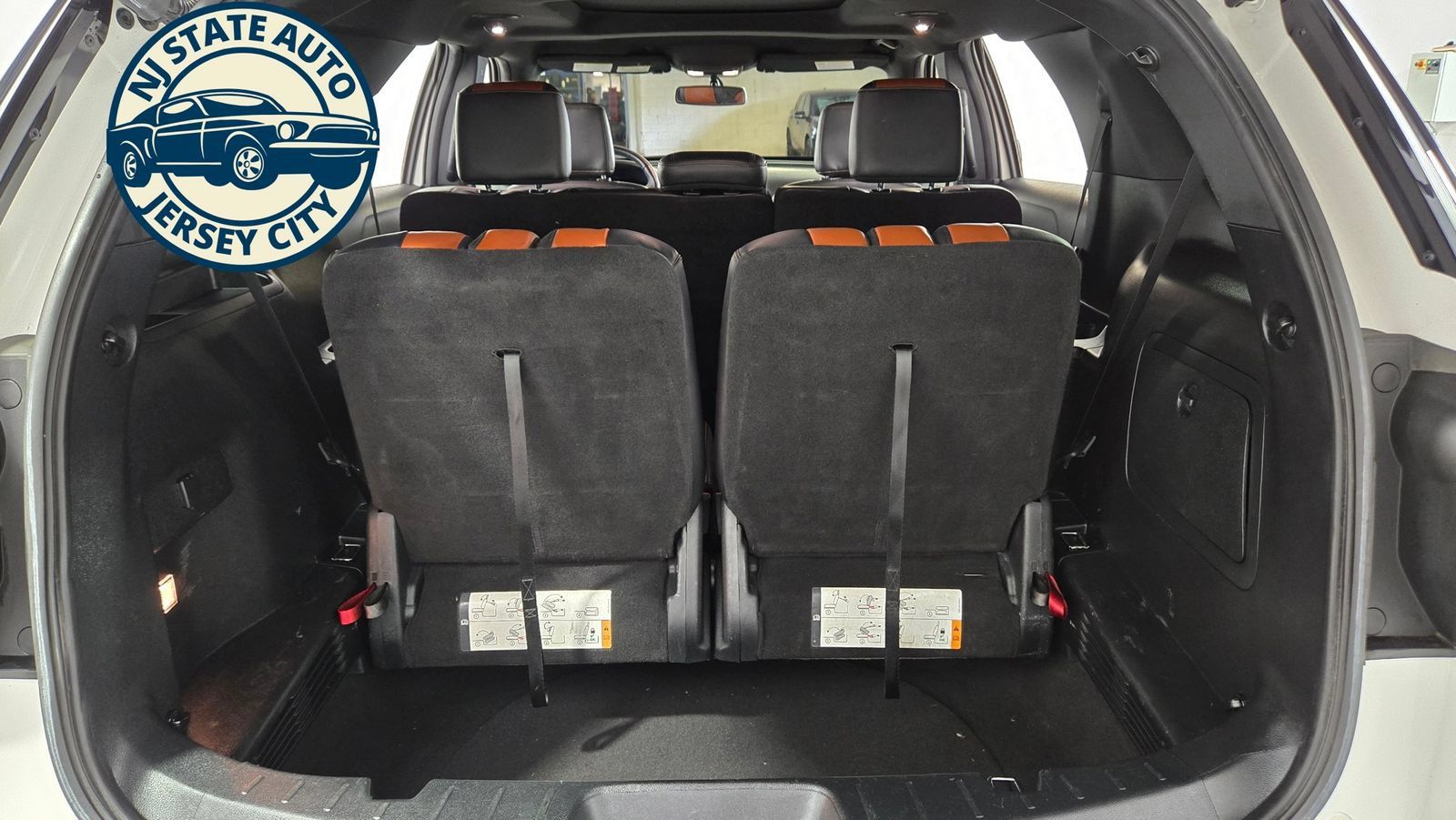 Used 2019 Ford Explorer XLT w/ Equipment Group 202A AWD/4WD image 41