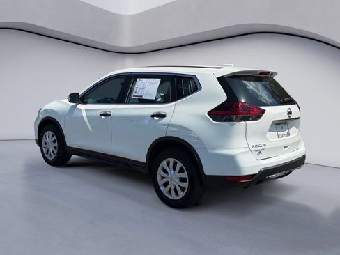 Used 2019 Nissan Rogue S FWD image 3