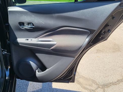 Used 2019 Nissan Kicks SV FWD image 19