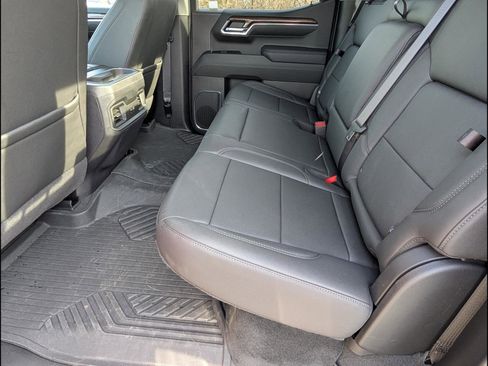 Used 2024 Chevrolet Silverado 1500 LT Trail Boss w/ LT Trail Boss Premium Package image 14