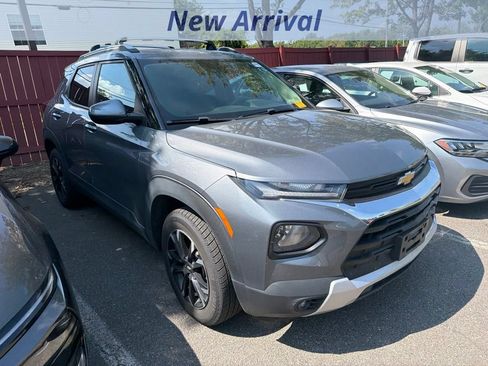 Used 2022 Chevrolet TrailBlazer LT AWD/4WD image 2