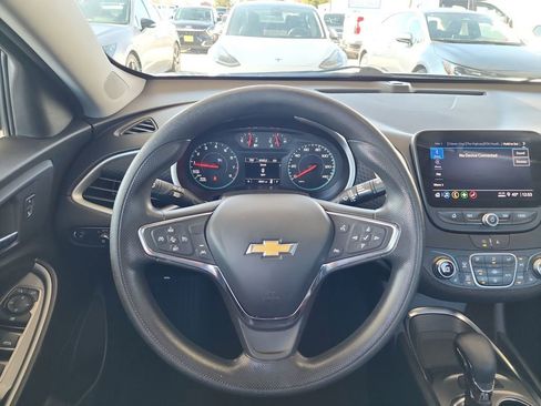 Used 2024 Chevrolet Malibu LT image 18