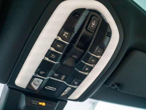 New 2026 Porsche Macan S image 22