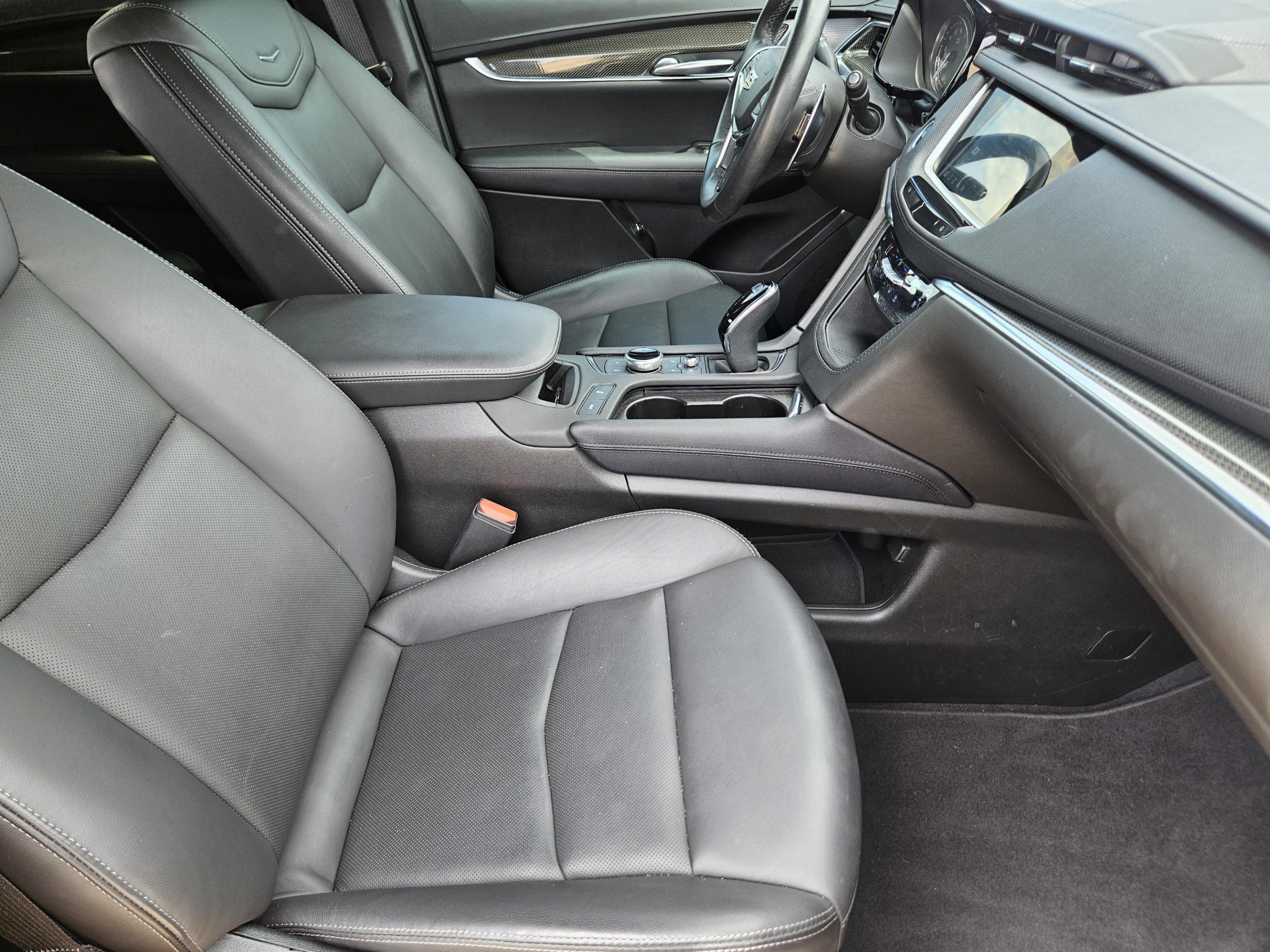 Used 2023 Cadillac XT5 Sportv w/ Technology Package AWD/4WD image 6