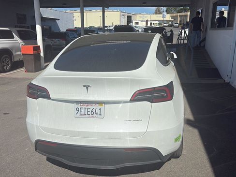 Used 2023 Tesla Model Y Long Range image 3