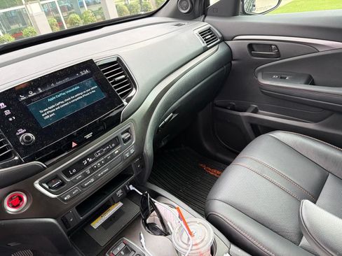 Used 2023 Honda Passport TrailSport image 5