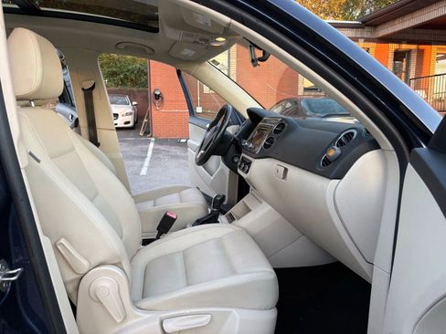Used 2012 Volkswagen Tiguan SE image 12