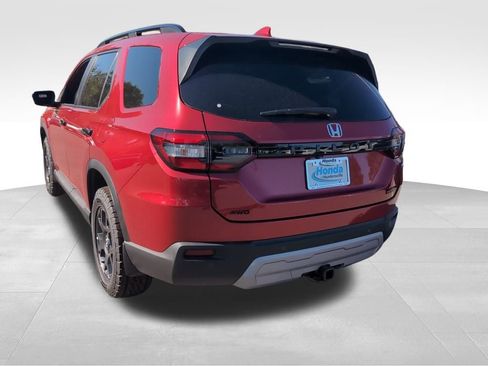 New 2025 Honda Pilot TrailSport image 6