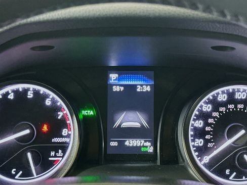 Used 2022 Toyota Camry SE image 19