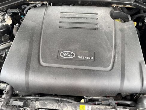 Used 2025 Land Rover Defender 110 S AWD/4WD image 33