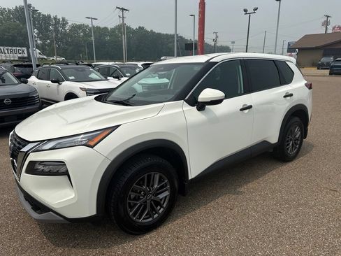 Used 2023 Nissan Rogue S AWD/4WD image 4
