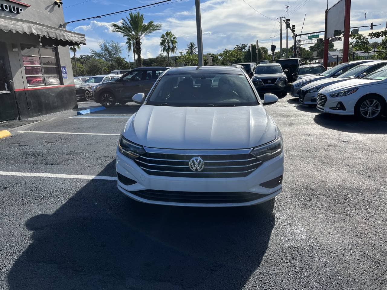 Used 2019 Volkswagen Jetta SE FWD image 3