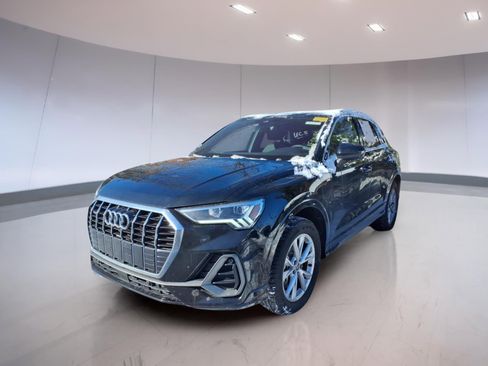 Used 2025 Audi Q3 2.0T Premium image 2