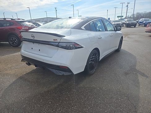 Used 2026 Nissan Sentra SR w/ SR Premium Package image 7