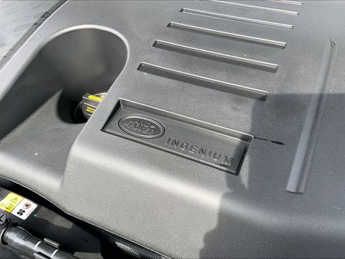 New 2026 Land Rover Defender 110 X-Dynamic SE image 17