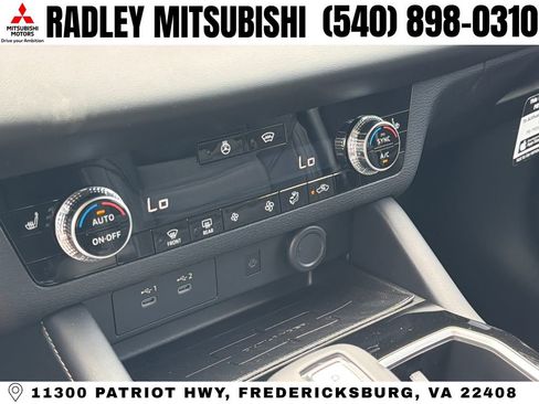 New 2026 Mitsubishi Outlander SE image 9