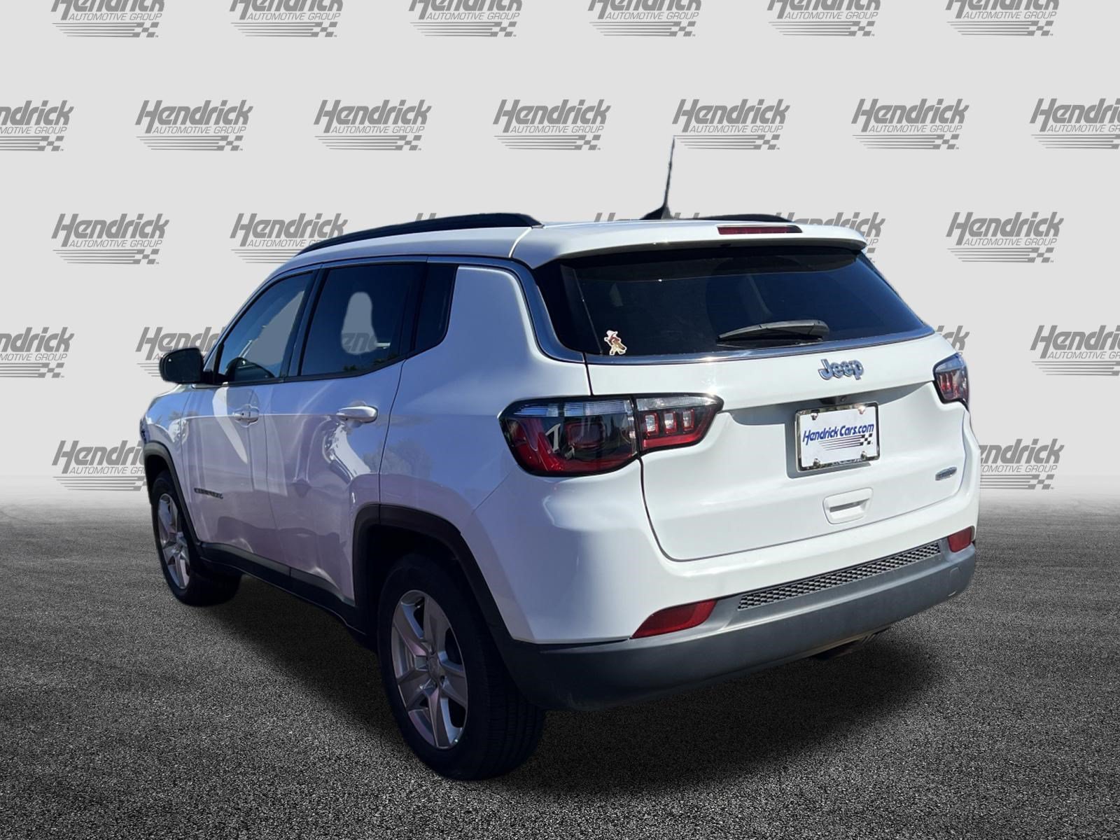 Used 2022 Jeep Compass Latitude FWD image 9