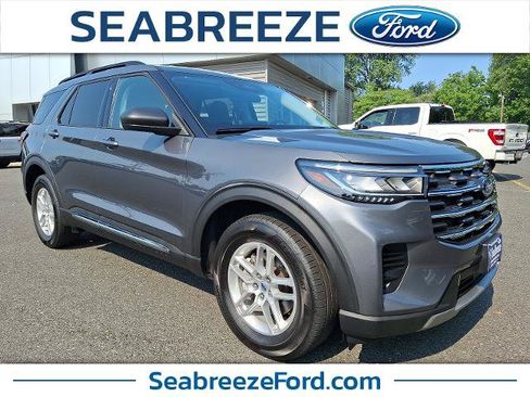 Certified 2025 Ford Explorer Active AWD/4WD image 1