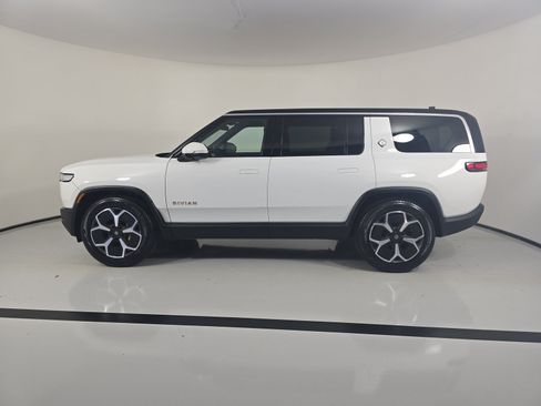 Used 2024 Rivian R1S Adventure AWD/4WD image 2