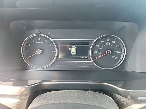 Used 2023 Kia Sorento LX FWD image 19