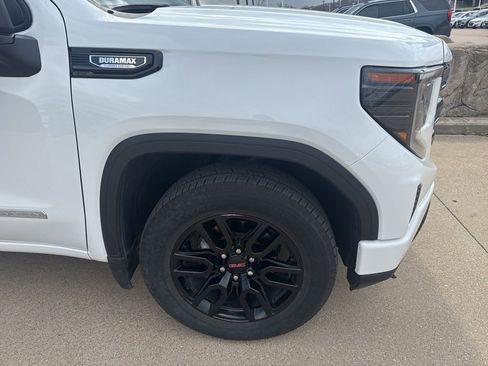 Used 2023 GMC Sierra 1500 Elevation w/ LPO, Elevation Black Package image 4