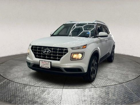 Used 2022 Hyundai Venue SEL image 3