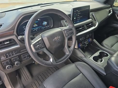 Used 2022 Chevrolet Tahoe Z71 w/ Z71 Off-Road Package image 17