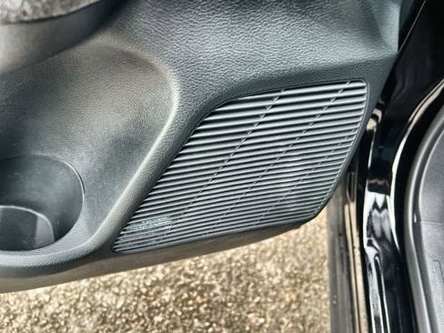 Used 2025 Nissan Kicks SV image 23