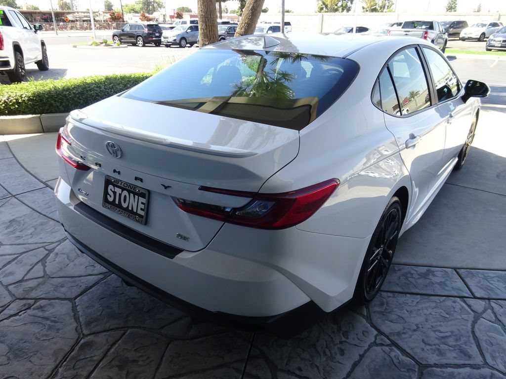 Used 2025 Toyota Camry SE FWD image 7