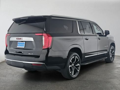 Used 2024 GMC Yukon XL SLT w/ SLT Luxury Package AWD/4WD image 3