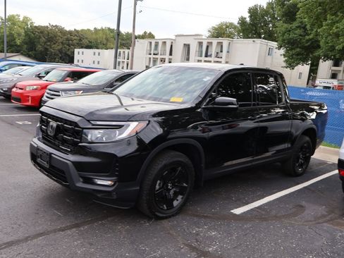 Used 2025 Honda Ridgeline Black Edition image 4