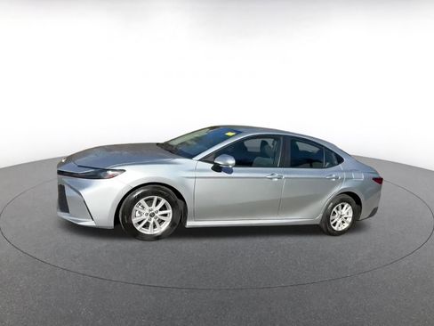 Used 2025 Toyota Camry LE image 8