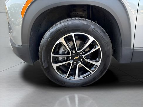Used 2024 Chevrolet TrailBlazer LT AWD/4WD image 4