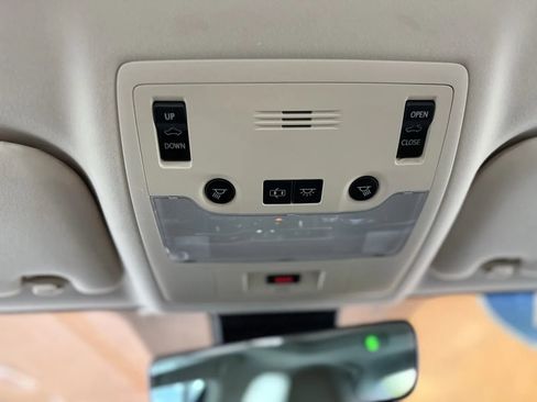 Used 2017 Lexus IS 300 AWD image 40