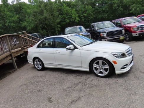 Used 2011 Mercedes-Benz C 300 4MATIC Sedan image 5