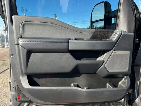 Used 2023 Ford F250 Lariat w/ Sport Appearance Package AWD/4WD image 23
