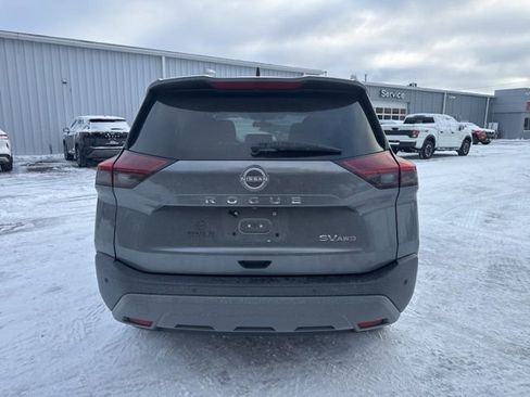 Used 2023 Nissan Rogue SV image 10