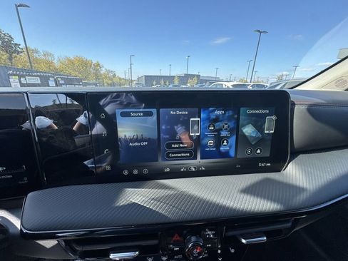 New 2026 Nissan Kicks SR w/ Cold Weather Package image 16