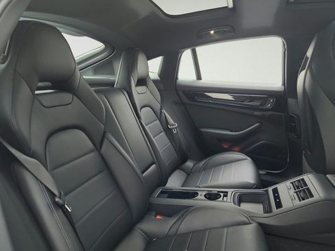 Used 2025 Porsche Panamera image 26