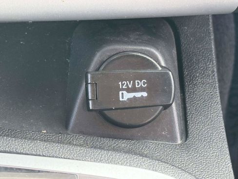 Used 2010 Dodge Challenger SE RWD image 5
