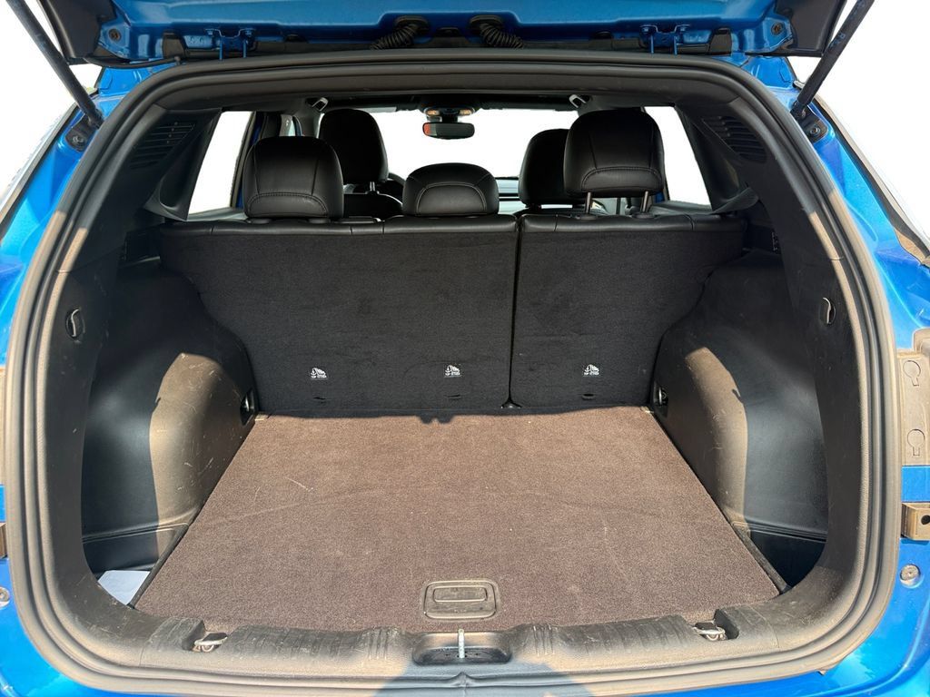 Used 2025 Jeep Compass Limited AWD/4WD image 11