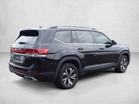 Used 2024 Volkswagen Atlas SE AWD/4WD image 13