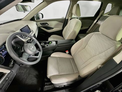 Used 2023 Nissan Rogue SV FWD image 13