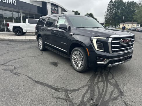 New 2026 GMC Yukon XL Elevation w/ Elevation Premium Package AWD/4WD image 17
