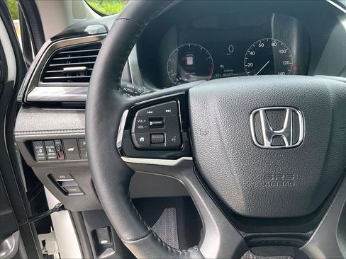 Used 2025 Honda Odyssey Elite image 24